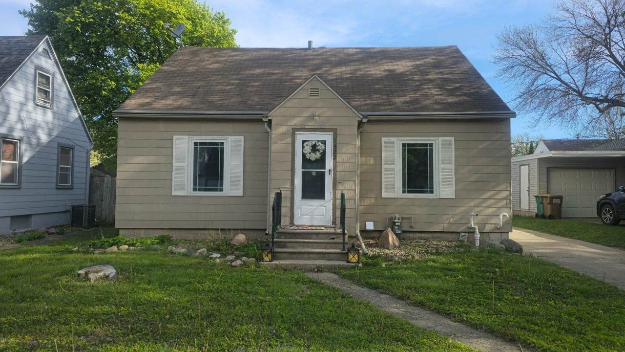 1322 Dunham Street - Photo 1