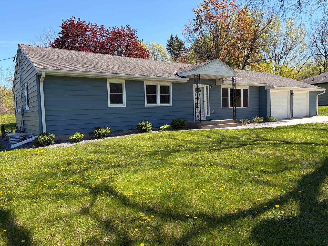 5074 Lonsdale Boulevard - Photo 1