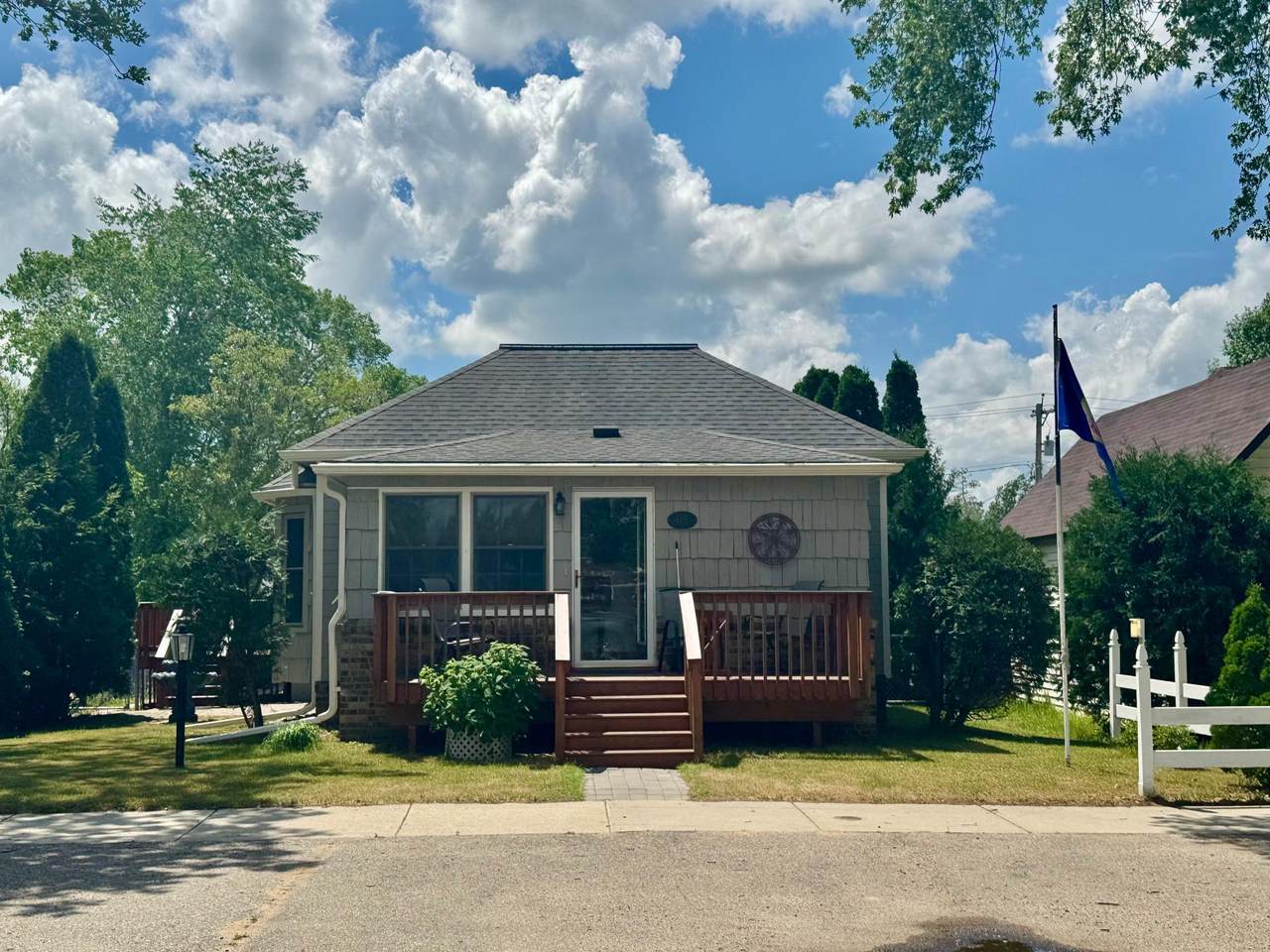 115 Birch Avenue - Photo 1