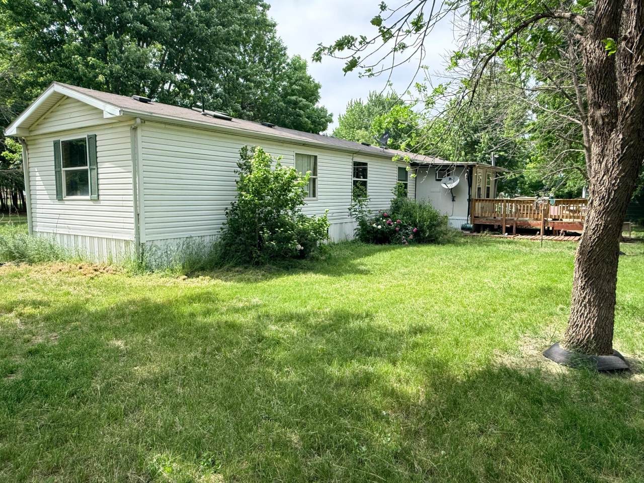 400 Dewey Street - Photo 1