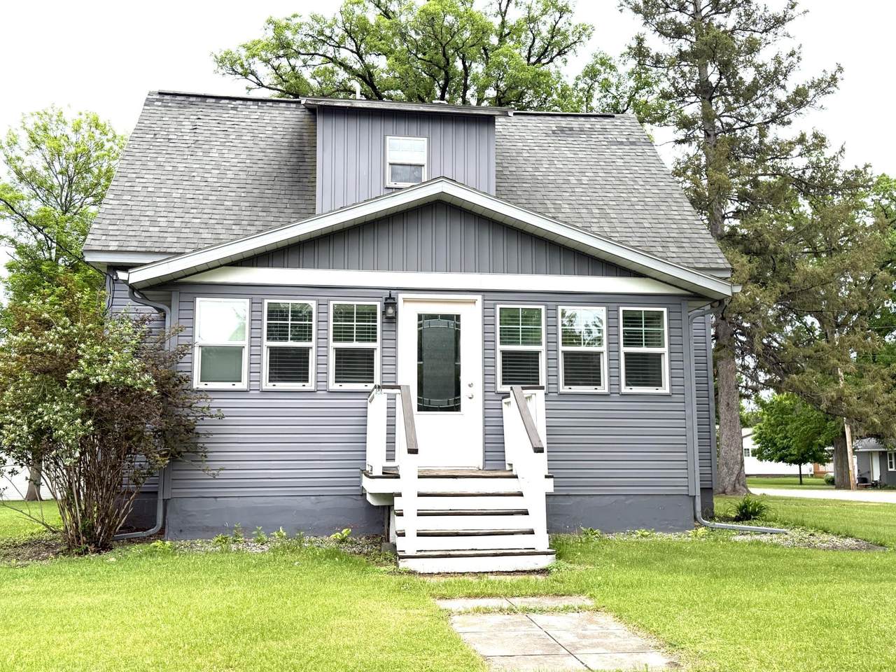 420 2nd Avenue - Photo 1
