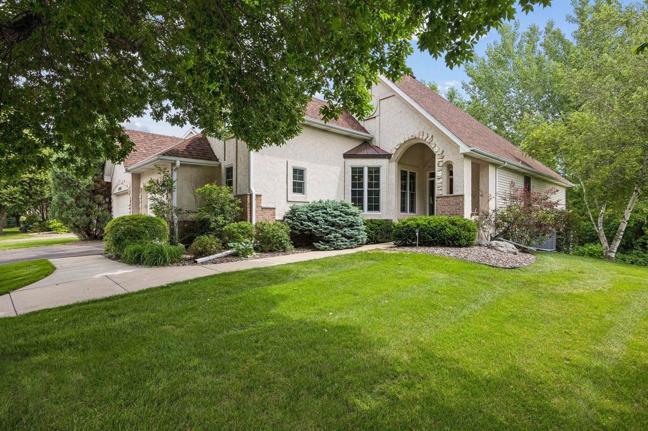 18464 Farmstead Circle - Photo 1