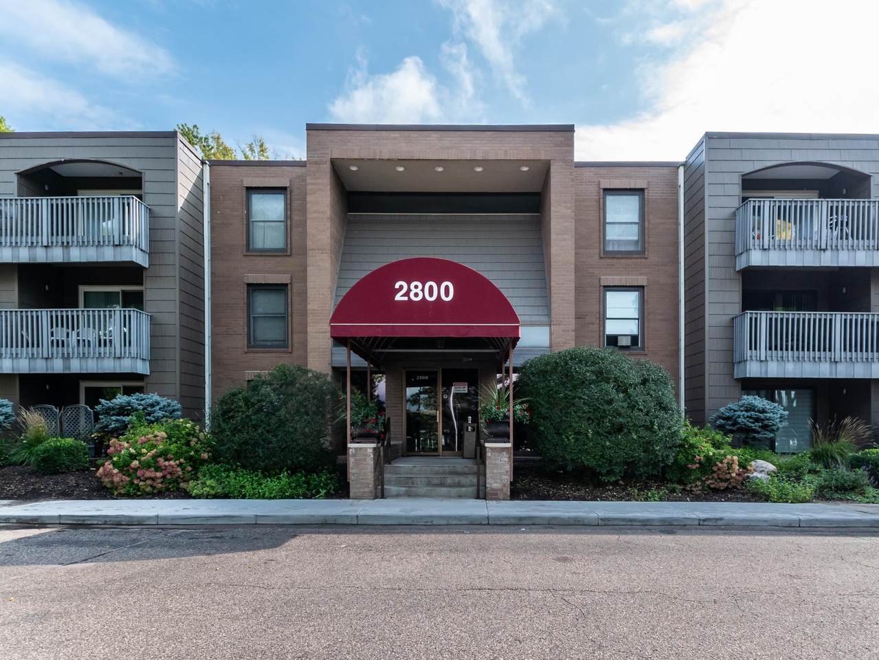 2800 Hamline Avenue - Photo 1