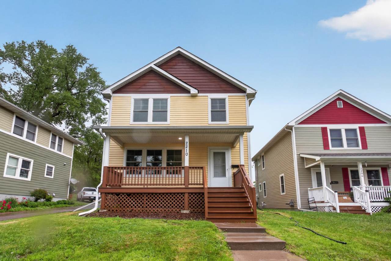 2210 Irving Avenue - Photo 1