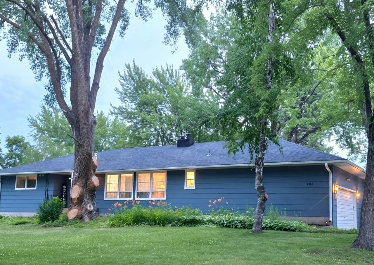 1050 8th Street - Photo 1