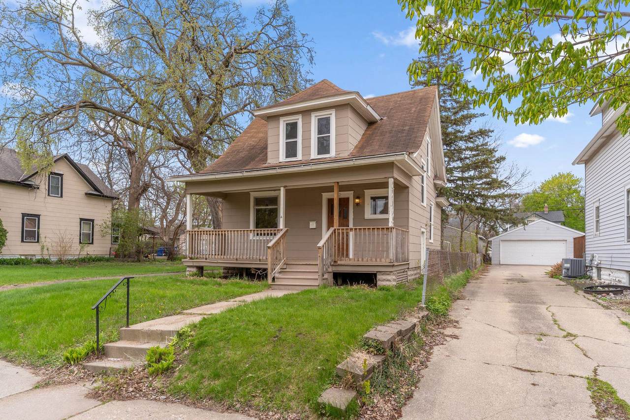 1302 Hewitt Avenue - Photo 1