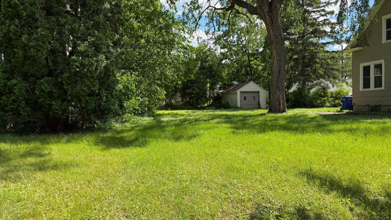 13xx Hewitt Avenue - Photo 1