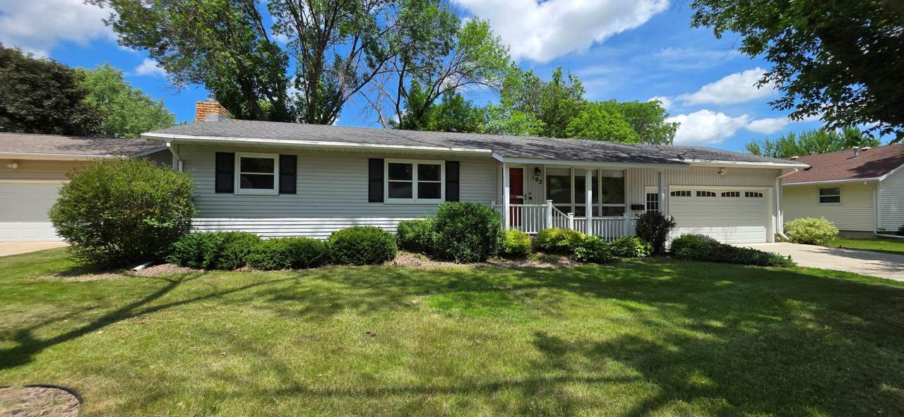 102 Southview Drive - Photo 1