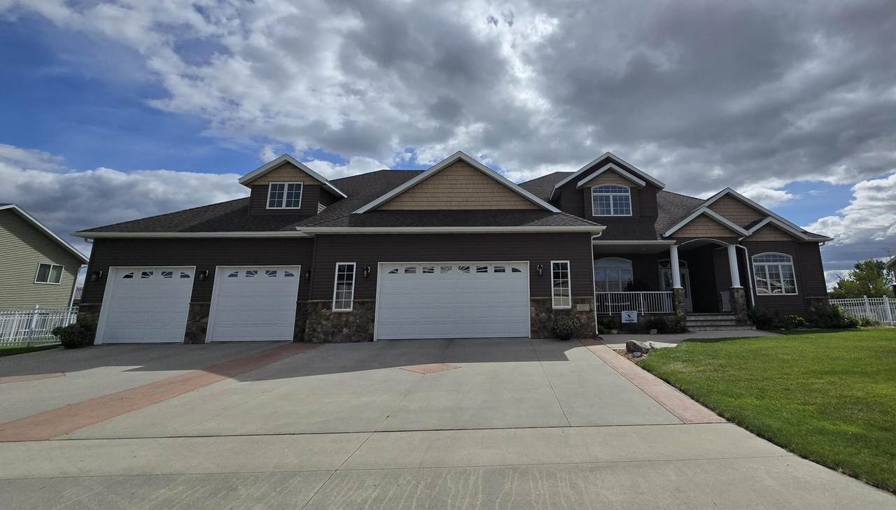 1007 6 Avenue - Photo 1