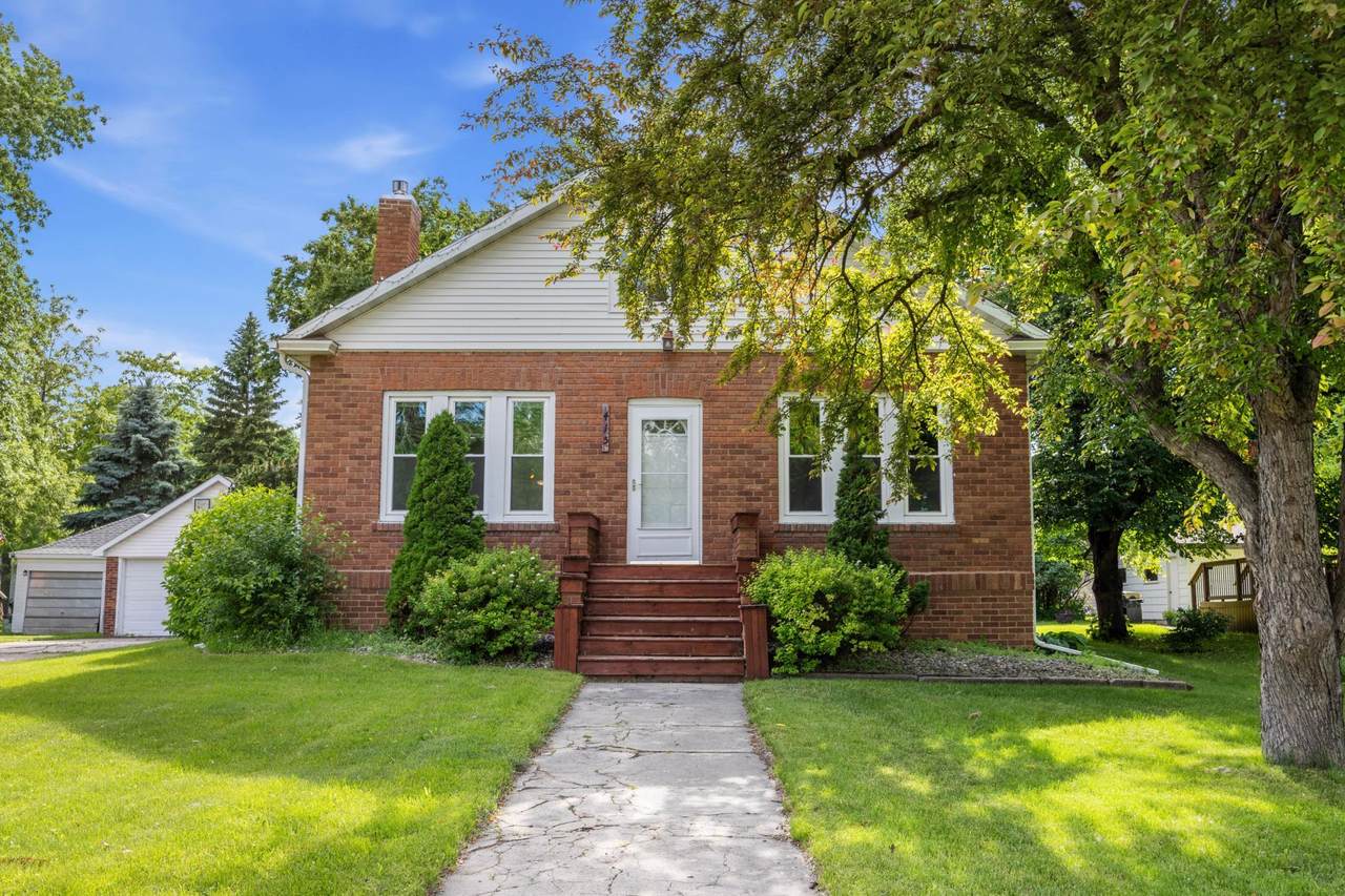 415 9th Street - Photo 1