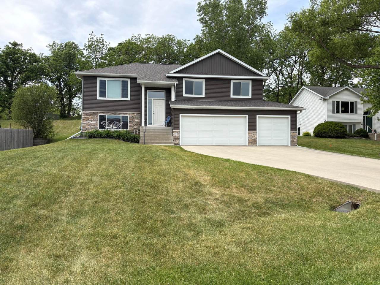 2515 Elmcroft Drive - Photo 1