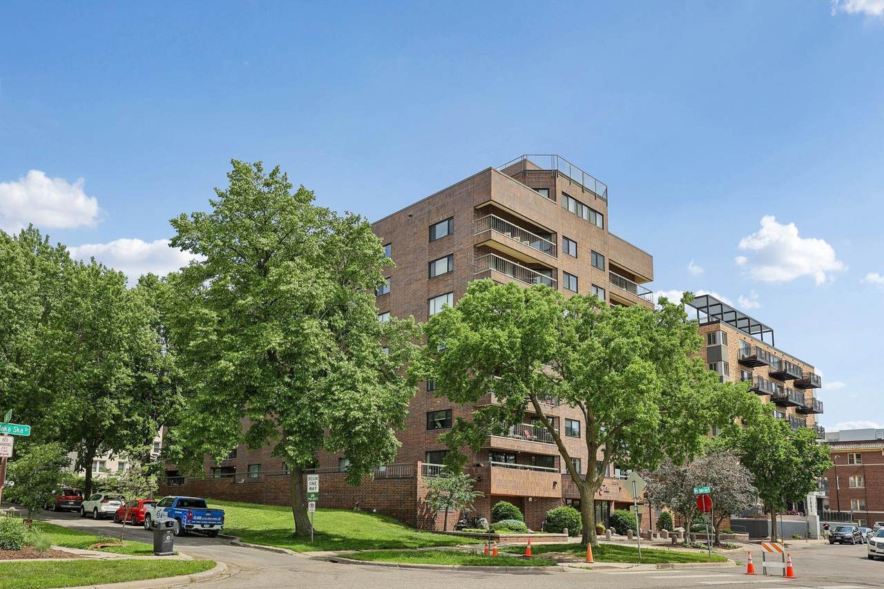 2885 Knox Avenue - Photo 1
