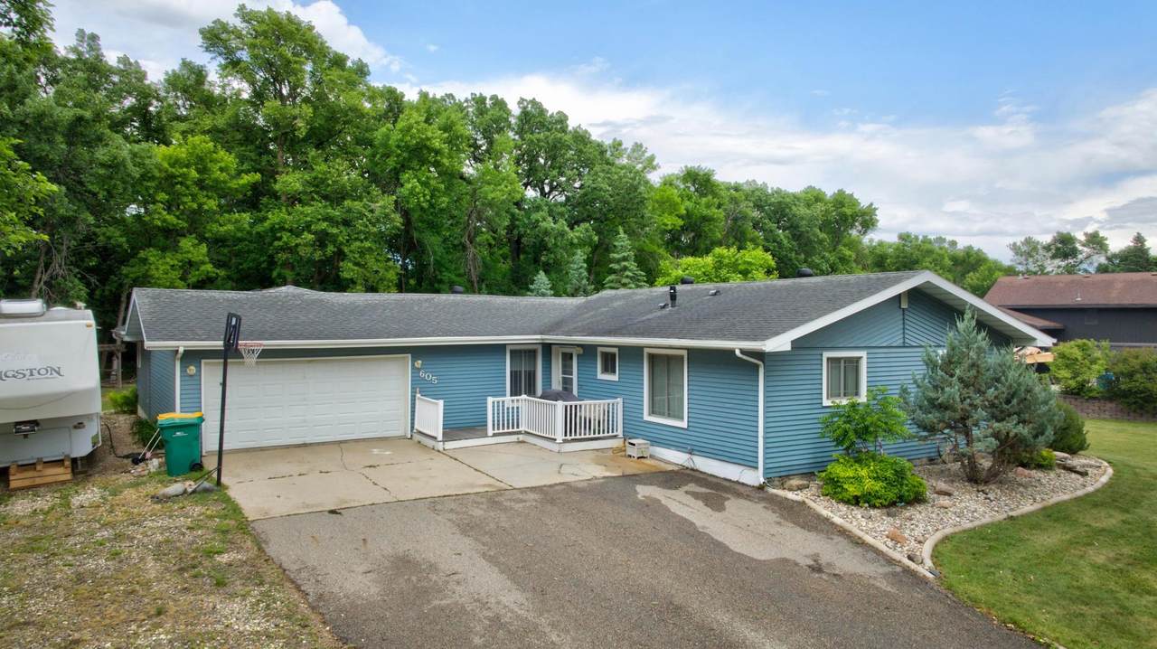 605 Sheyenne Street - Photo 1