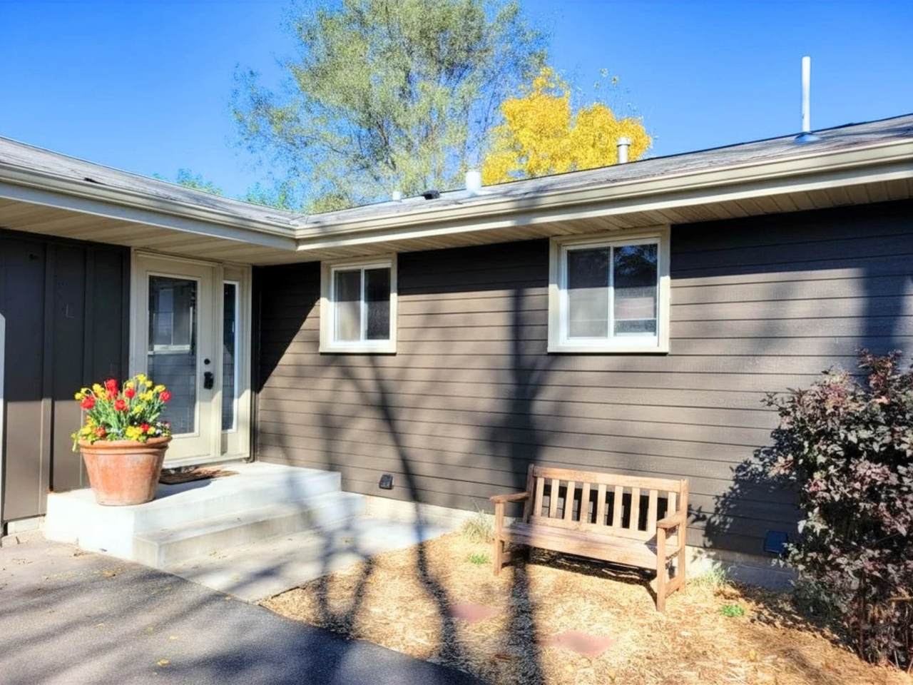 3949 Winnetka Avenue - Photo 1