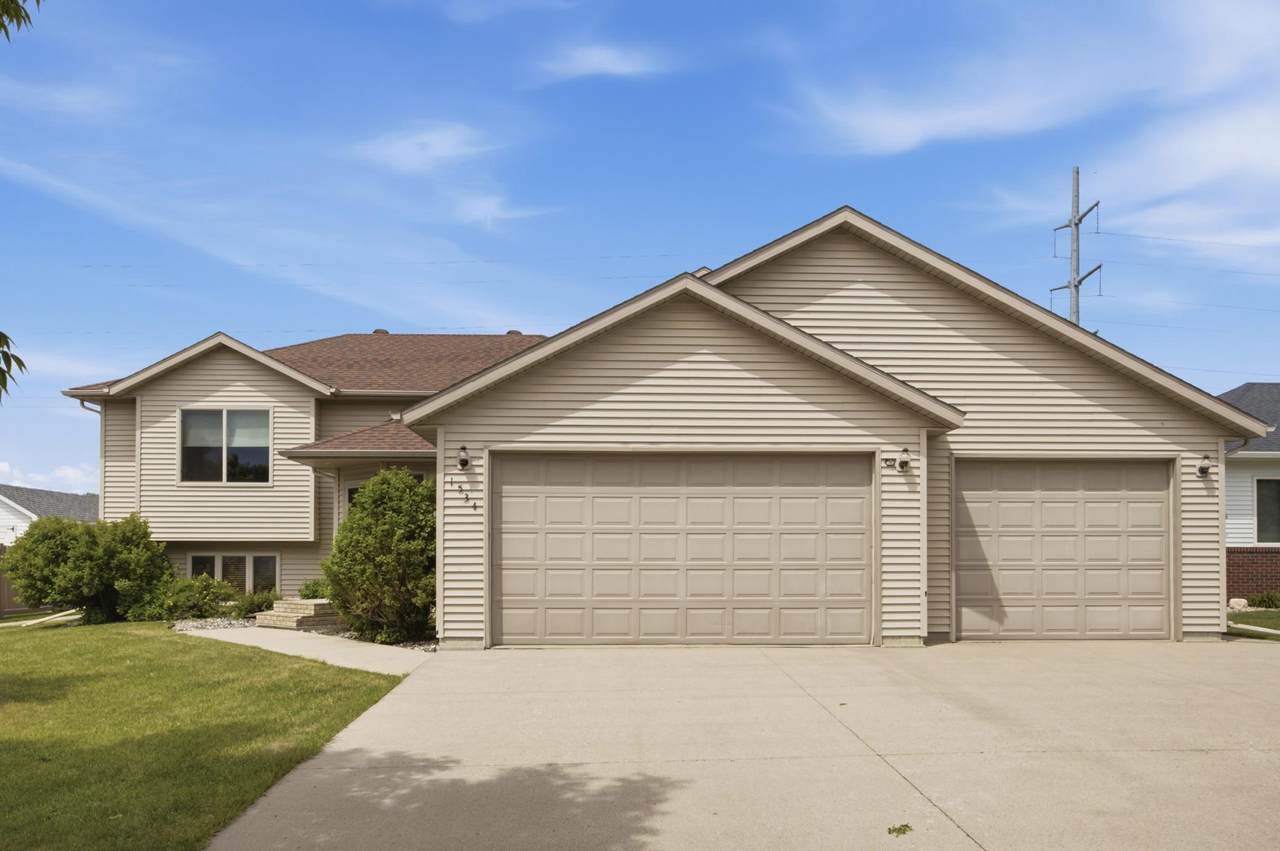 1534 Woodridge Lane - Photo 1