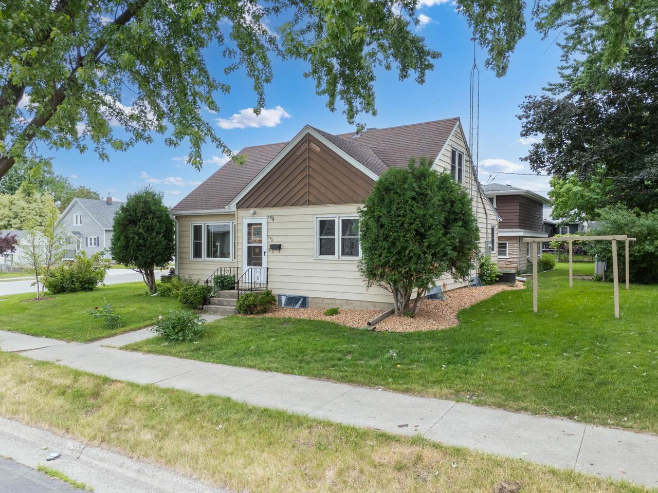 145 6th Street - Photo 1