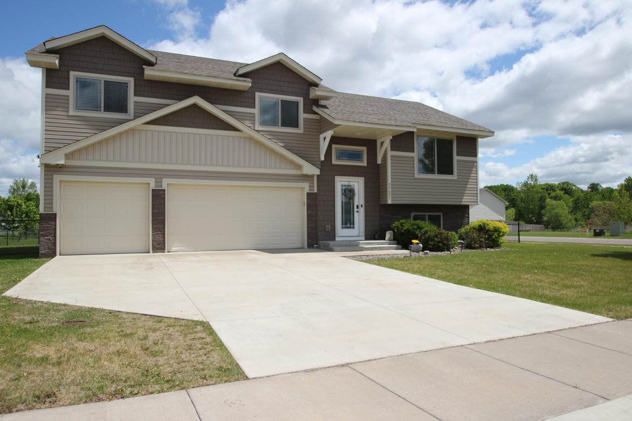 37621 Hawthorne Avenue - Photo 1