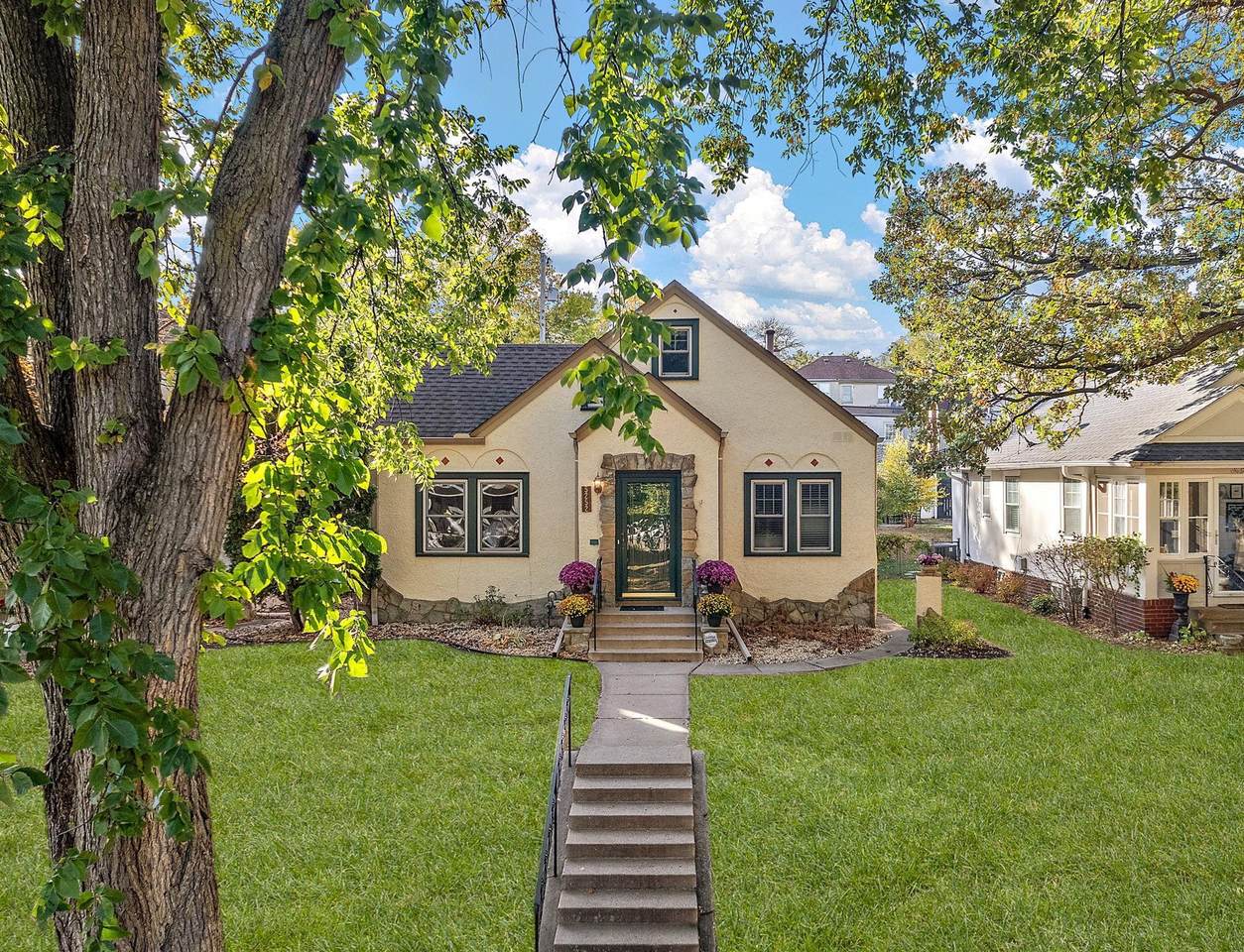5252 Drew Avenue - Photo 1