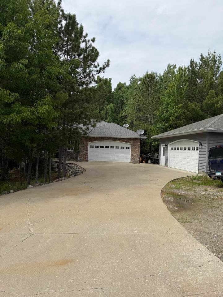 5595 Pine Street - Photo 1