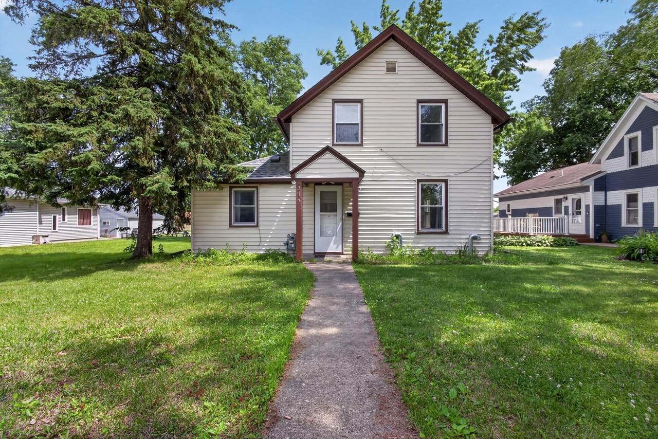 317 4th Street - Photo 1