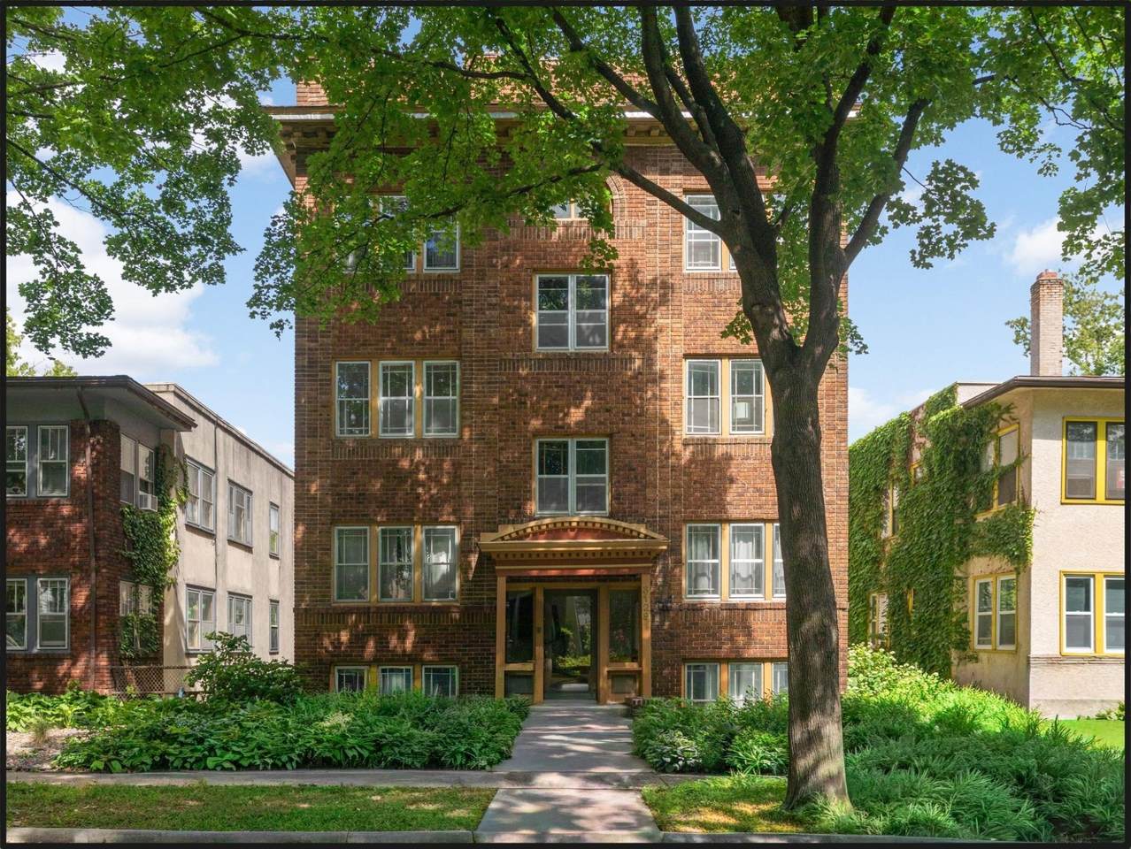 3129 Fremont Avenue - Photo 1