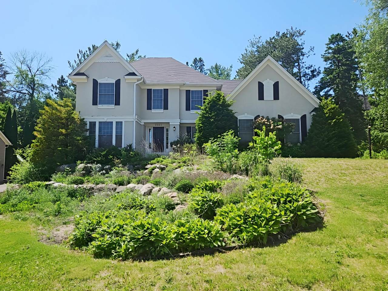 8982 Hunters Trail - Photo 1