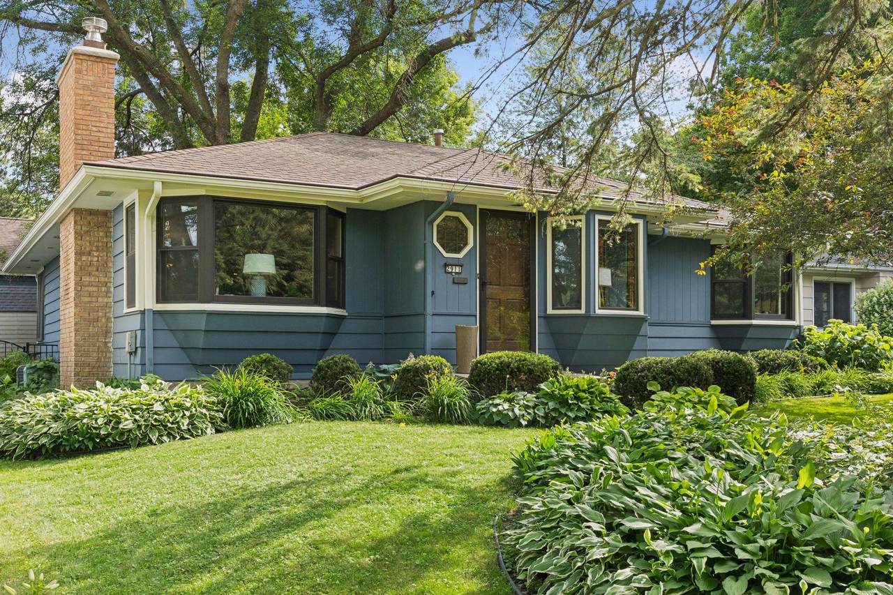 2911 54th Street - Photo 1