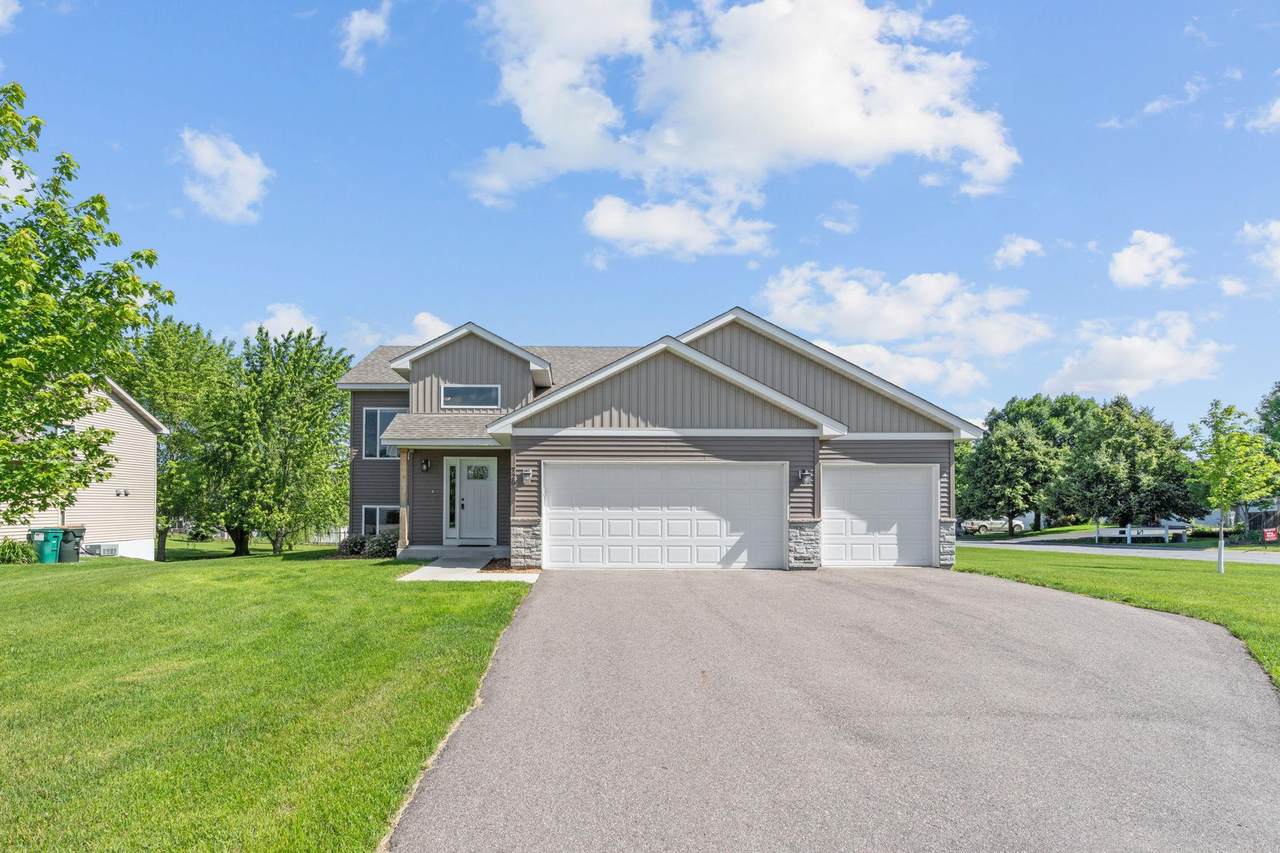 720 Mallard Avenue - Photo 1