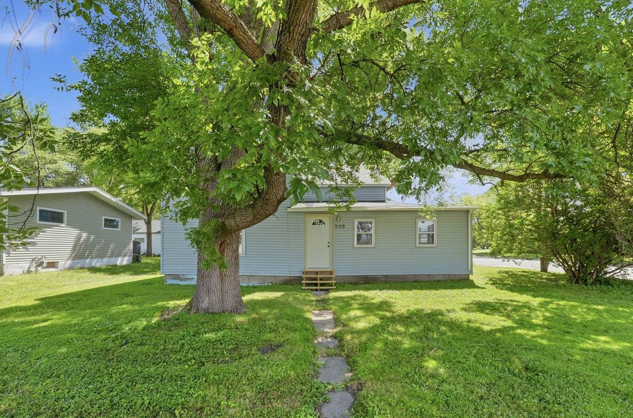 909 14th Street - Photo 1