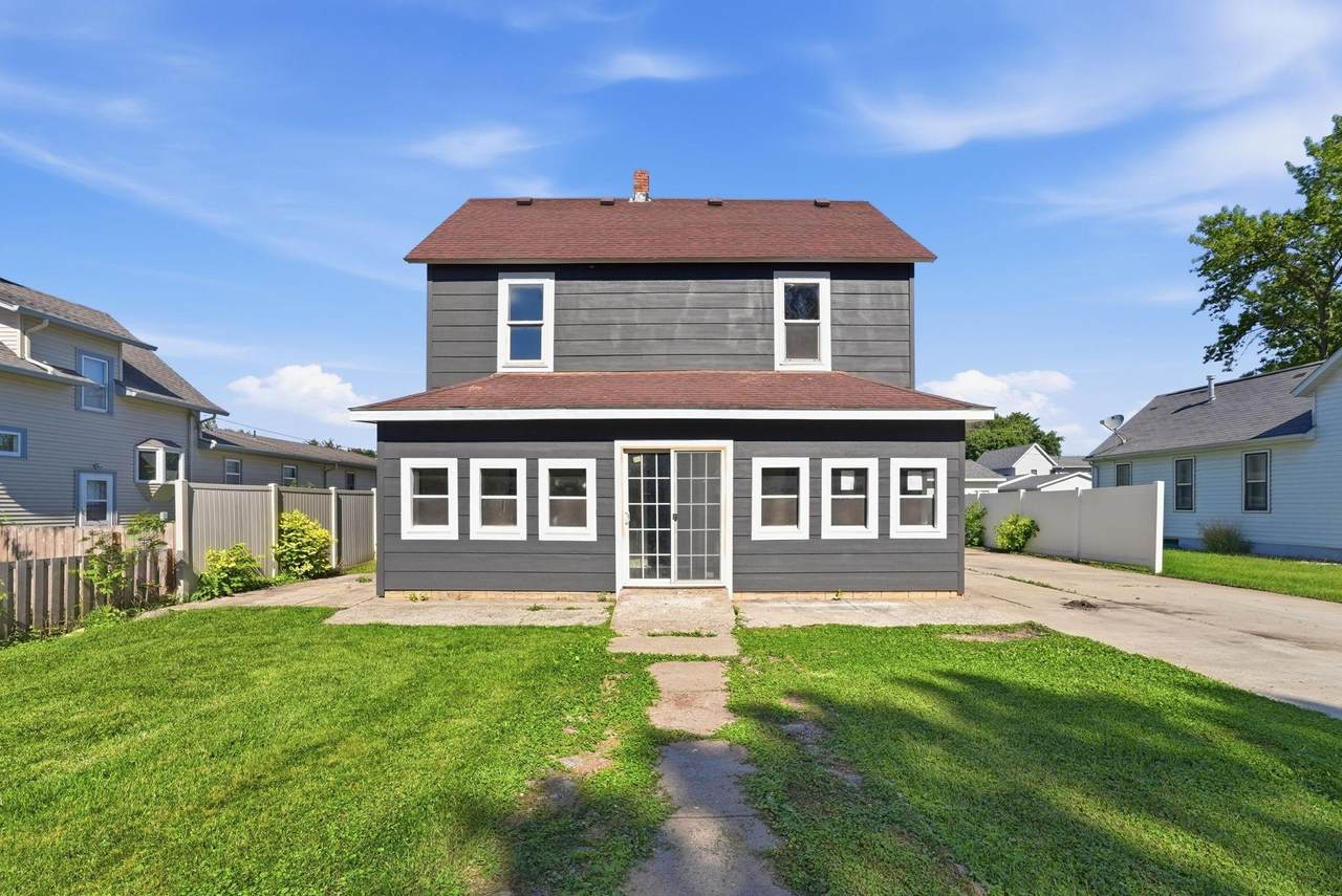 406 12th Street - Photo 1