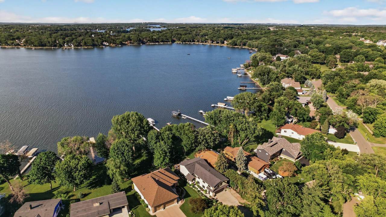2790 Shore Drive - Photo 1