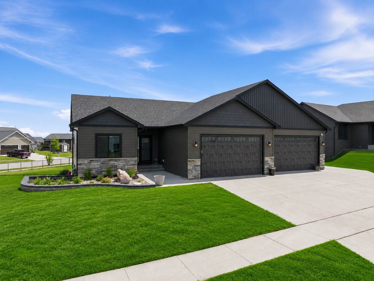 727 Towne Drive - Photo 1