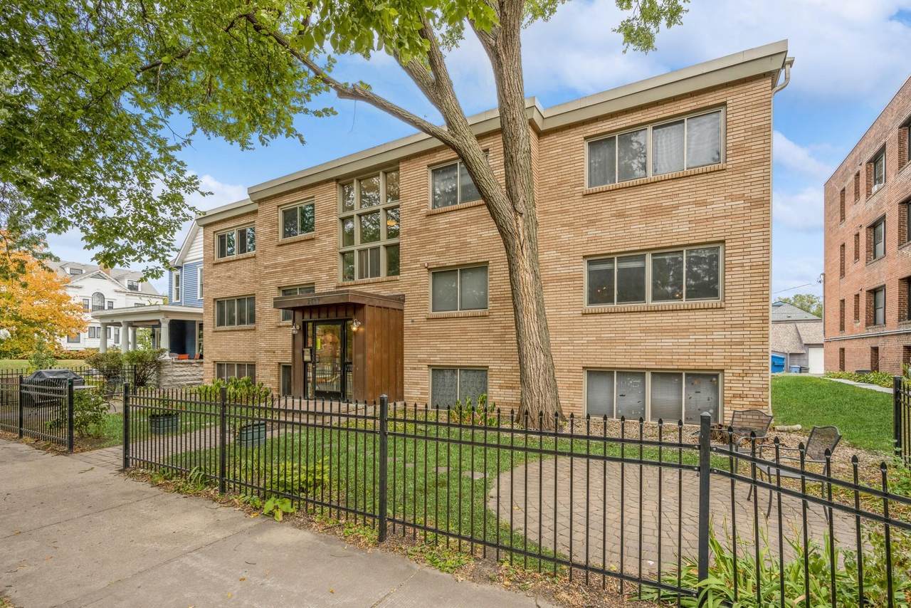 2507 Bryant Avenue - Photo 1