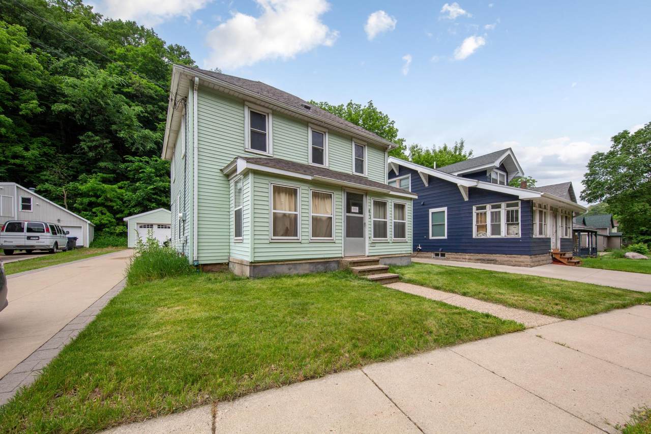 413 Glenwood Avenue - Photo 1