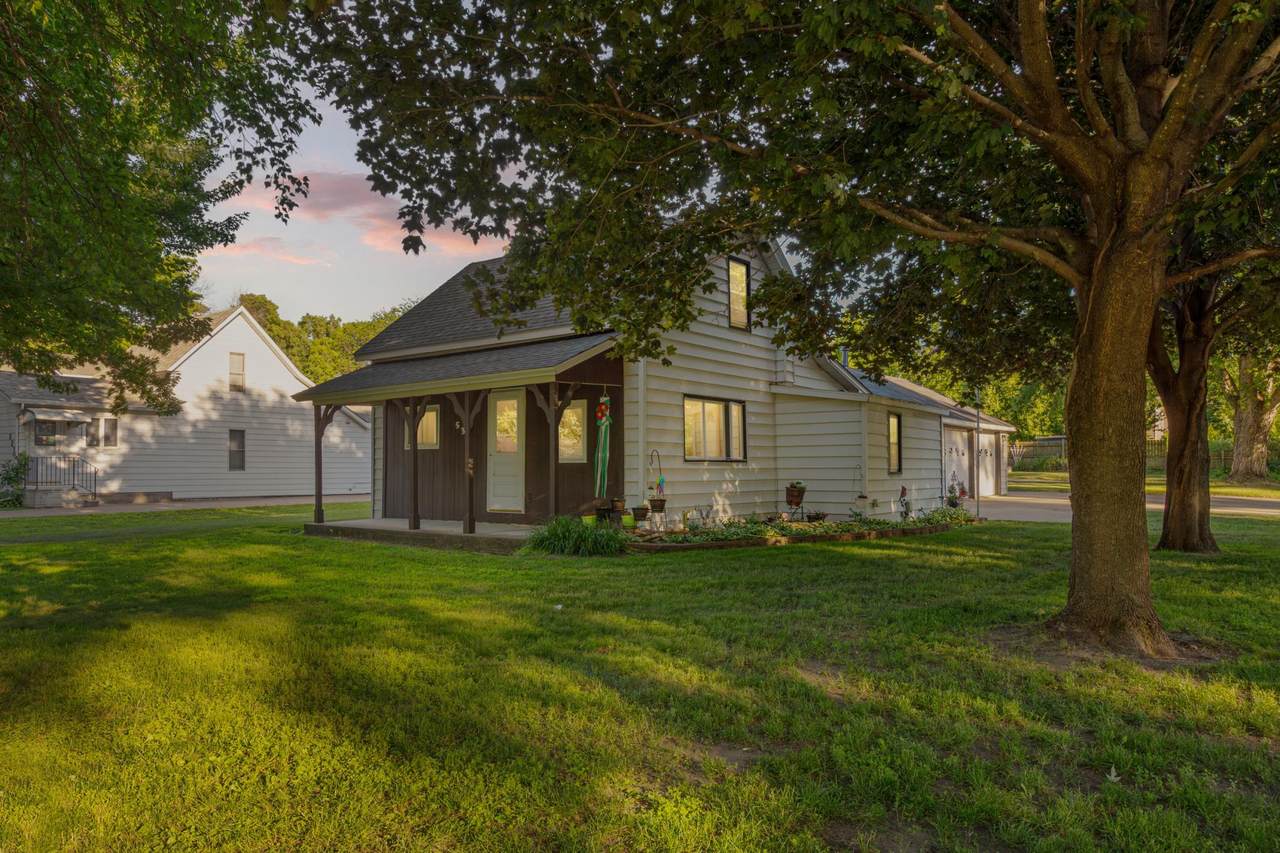 533 9th Street - Photo 1