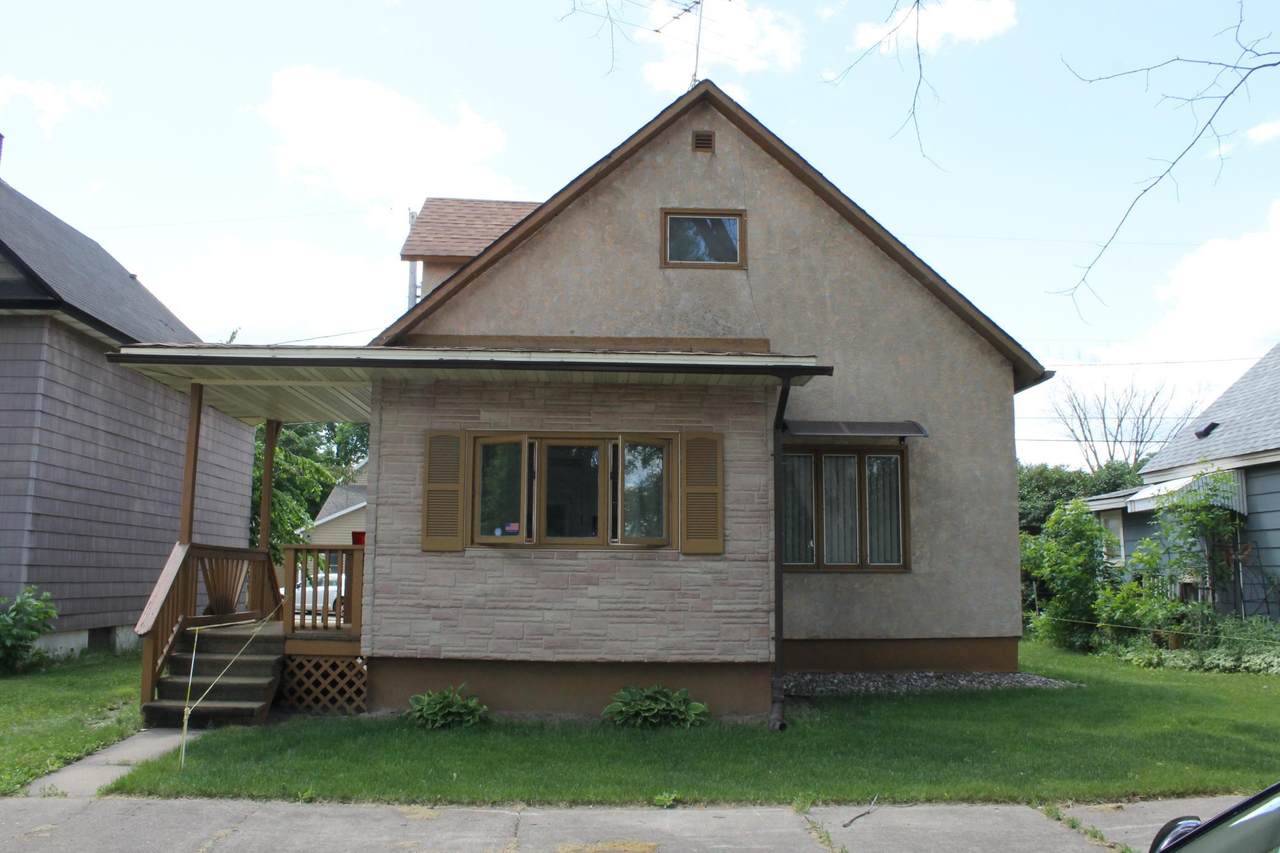 1520 9th Street - Photo 1