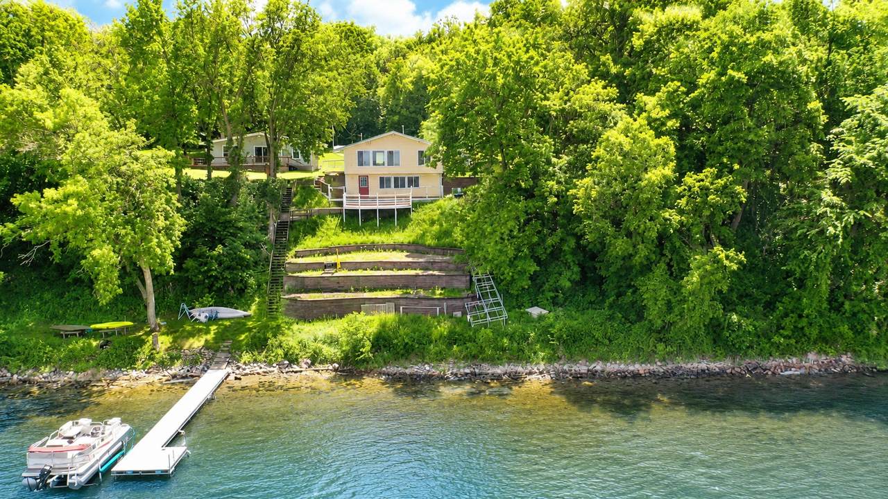 21528 267th Avenue - Photo 1