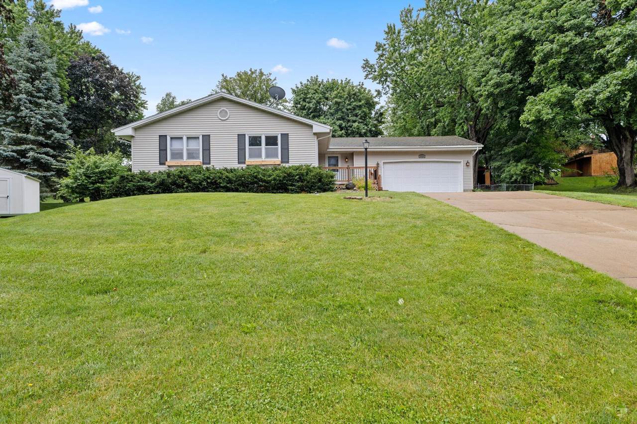 9924 Little Circle - Photo 1