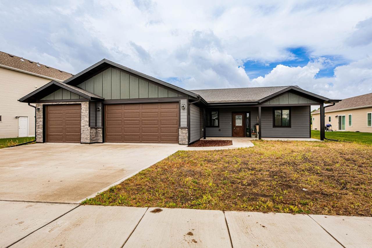 4712 Hampton Loop - Photo 1