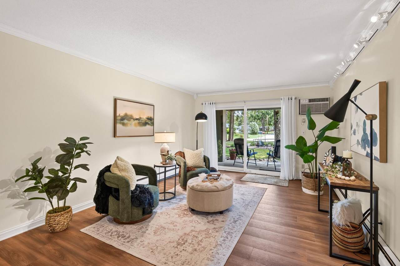 2800 Hamline Avenue - Photo 1