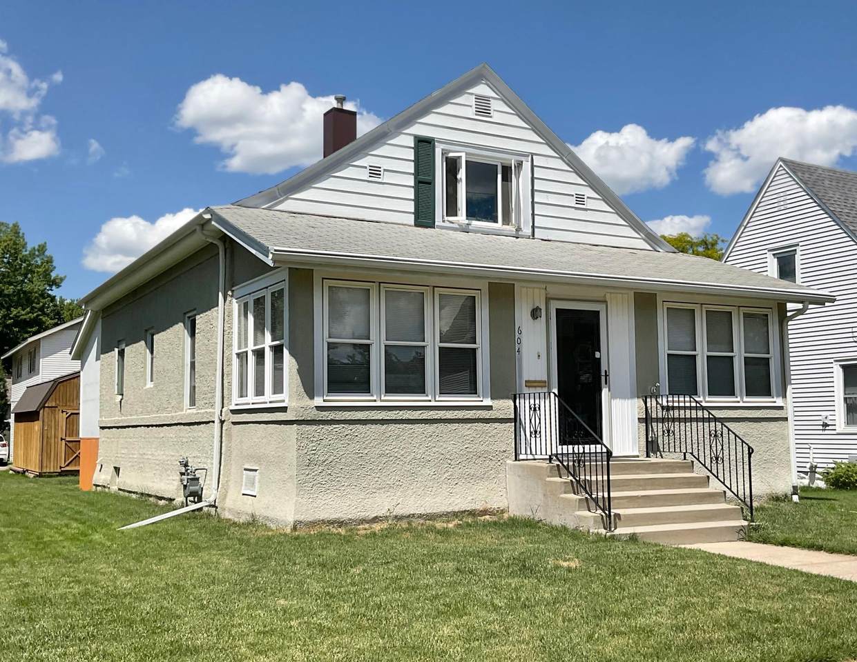 604 8th Avenue - Photo 1