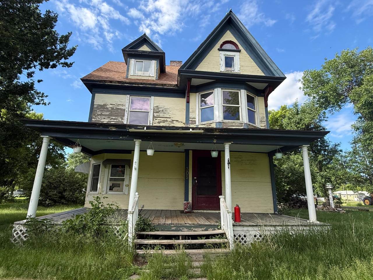 305 Main Street - Photo 1