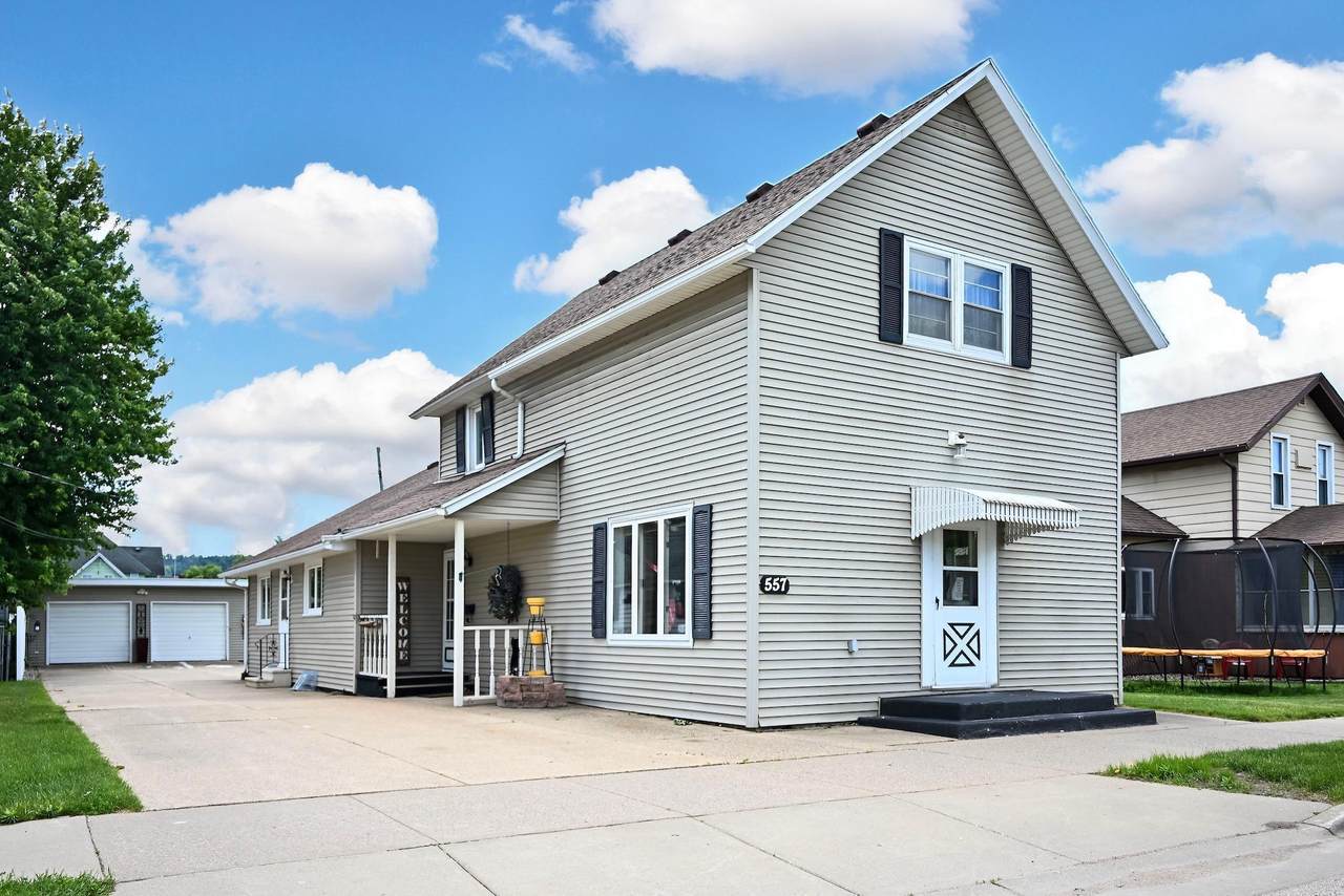 557 2nd Street - Photo 1