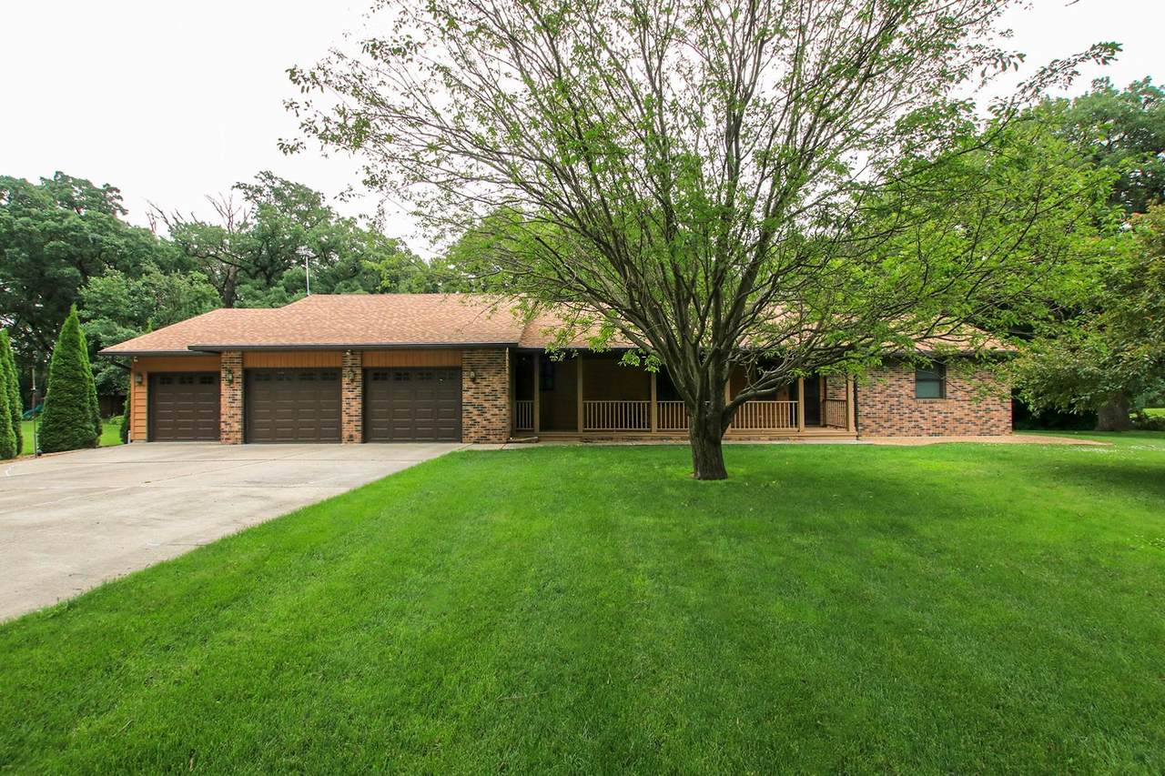 19634 Skyview Circle - Photo 1