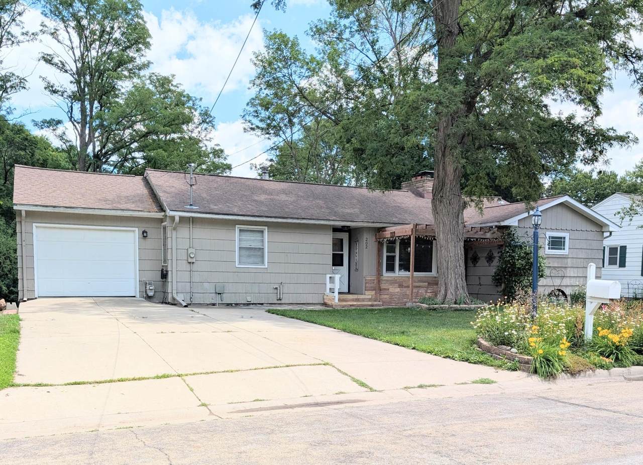 202 North Lane - Photo 1