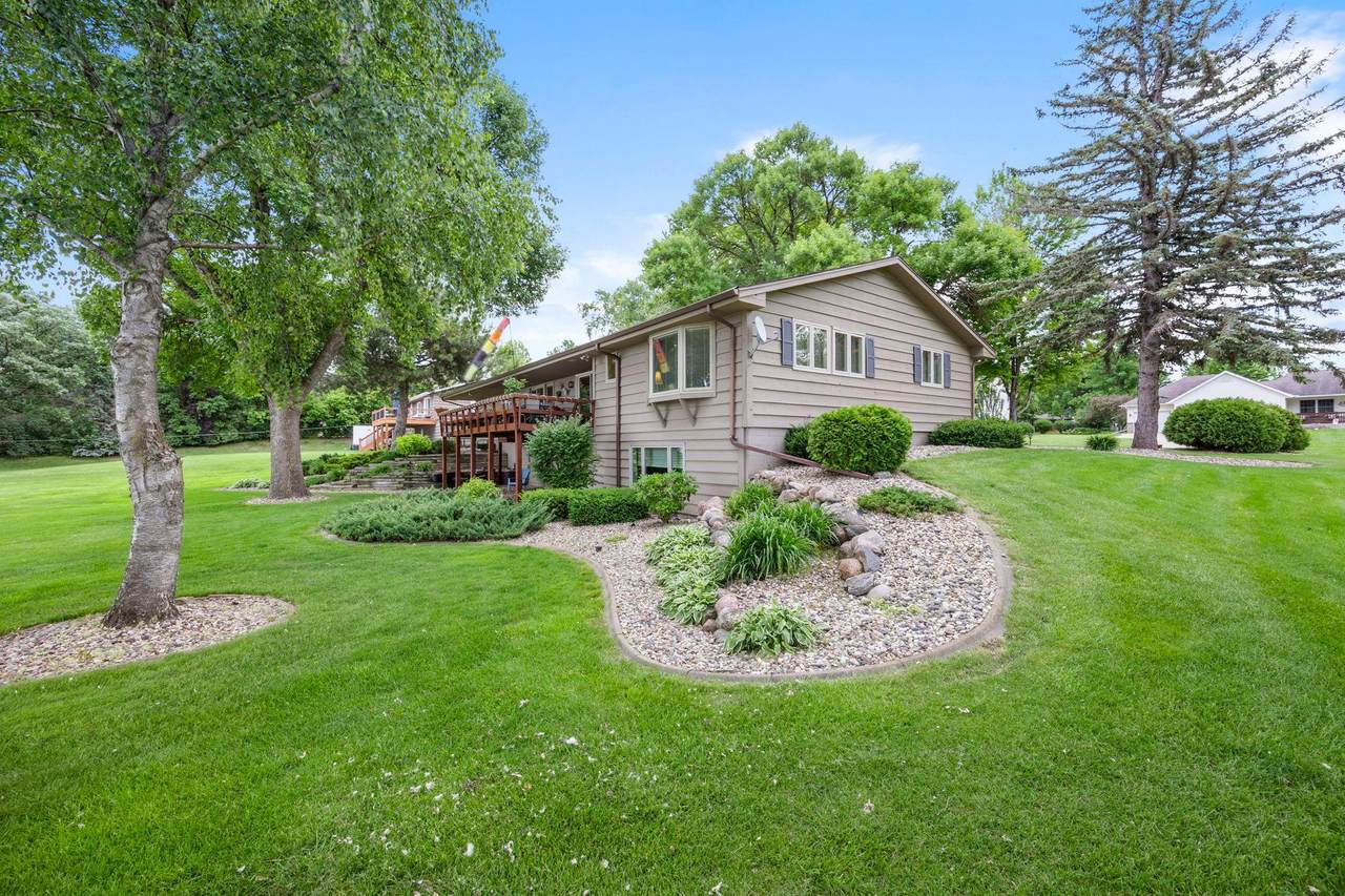 830 Lakewood Drive - Photo 1