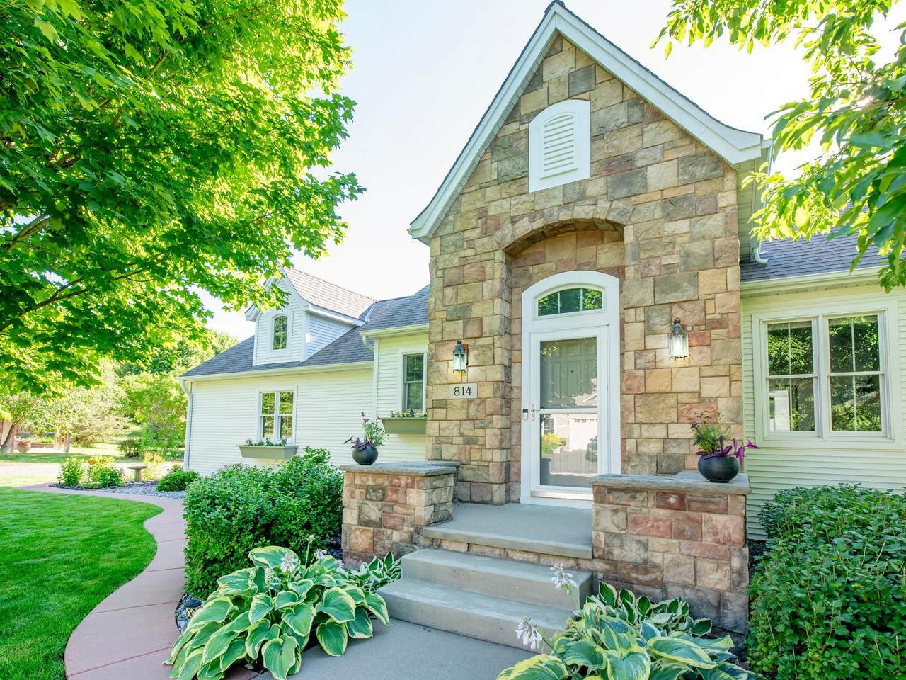 814 New Century Boulevard - Photo 1
