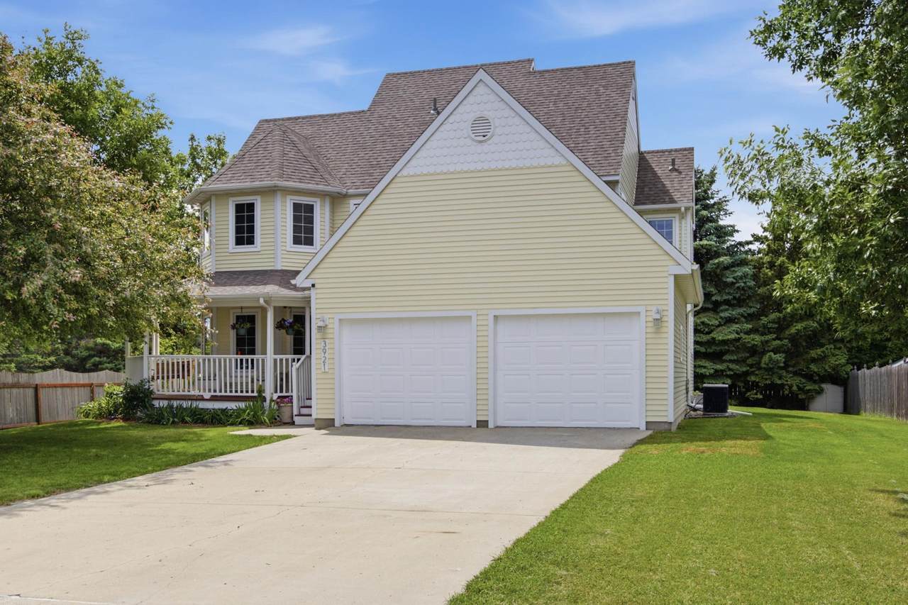 3921 5th Street - Photo 1