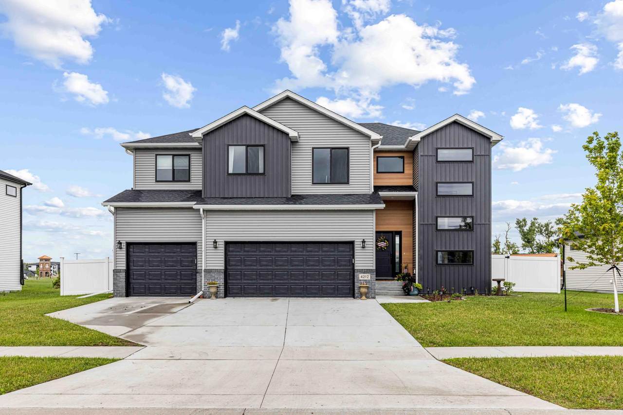 4212 Pine Parkway - Photo 1