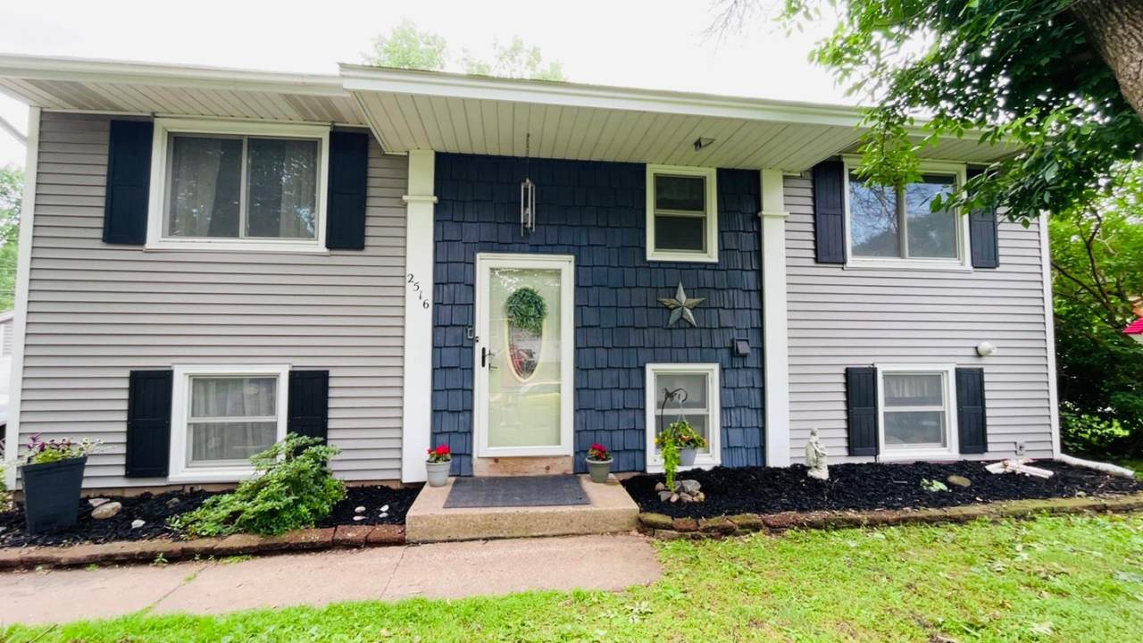 2516 103rd Avenue - Photo 1